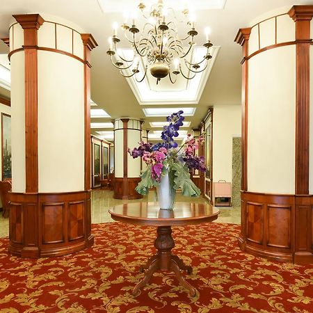 Hotel Belvedere Brăila Екстериор снимка