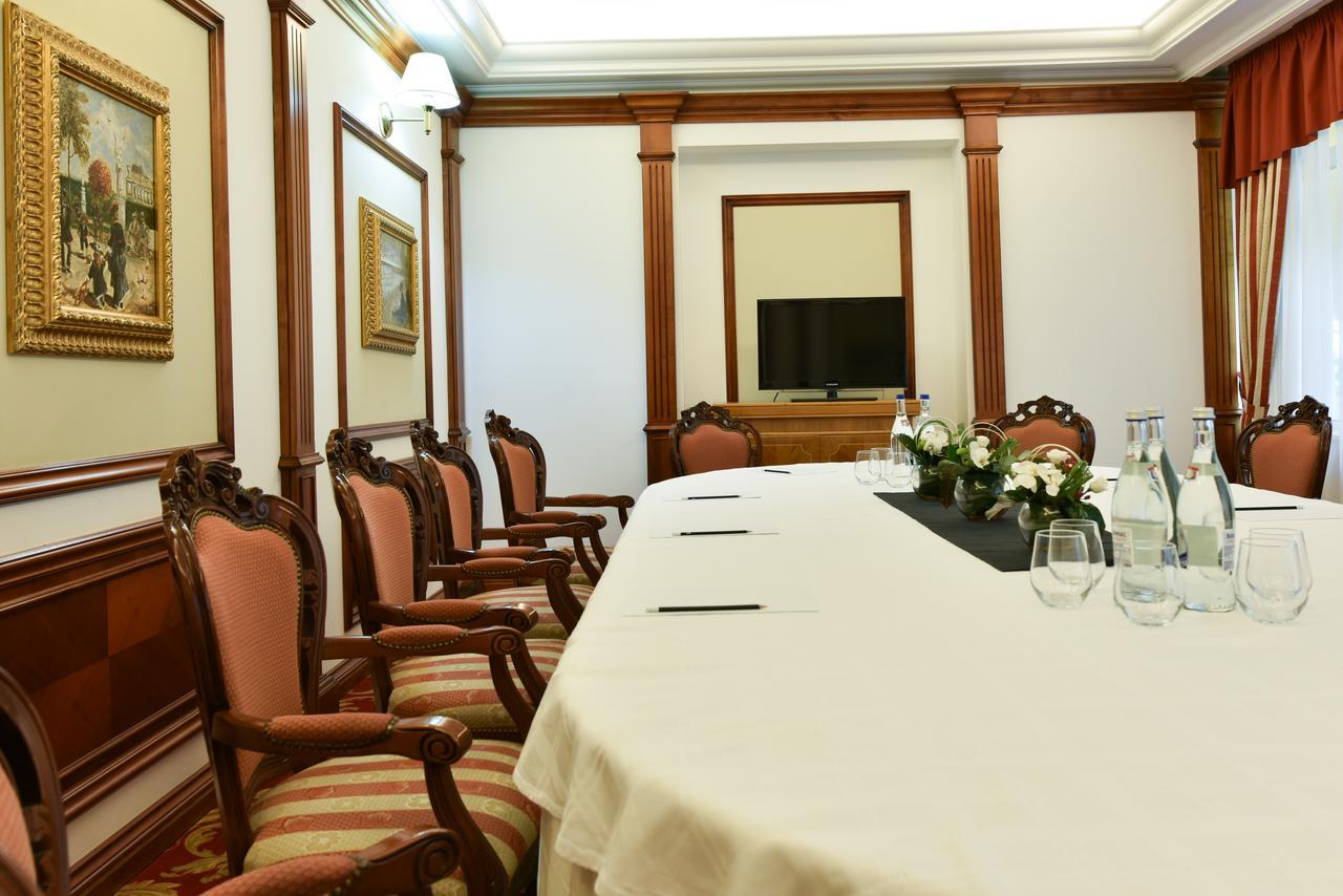 Hotel Belvedere Brăila Екстериор снимка