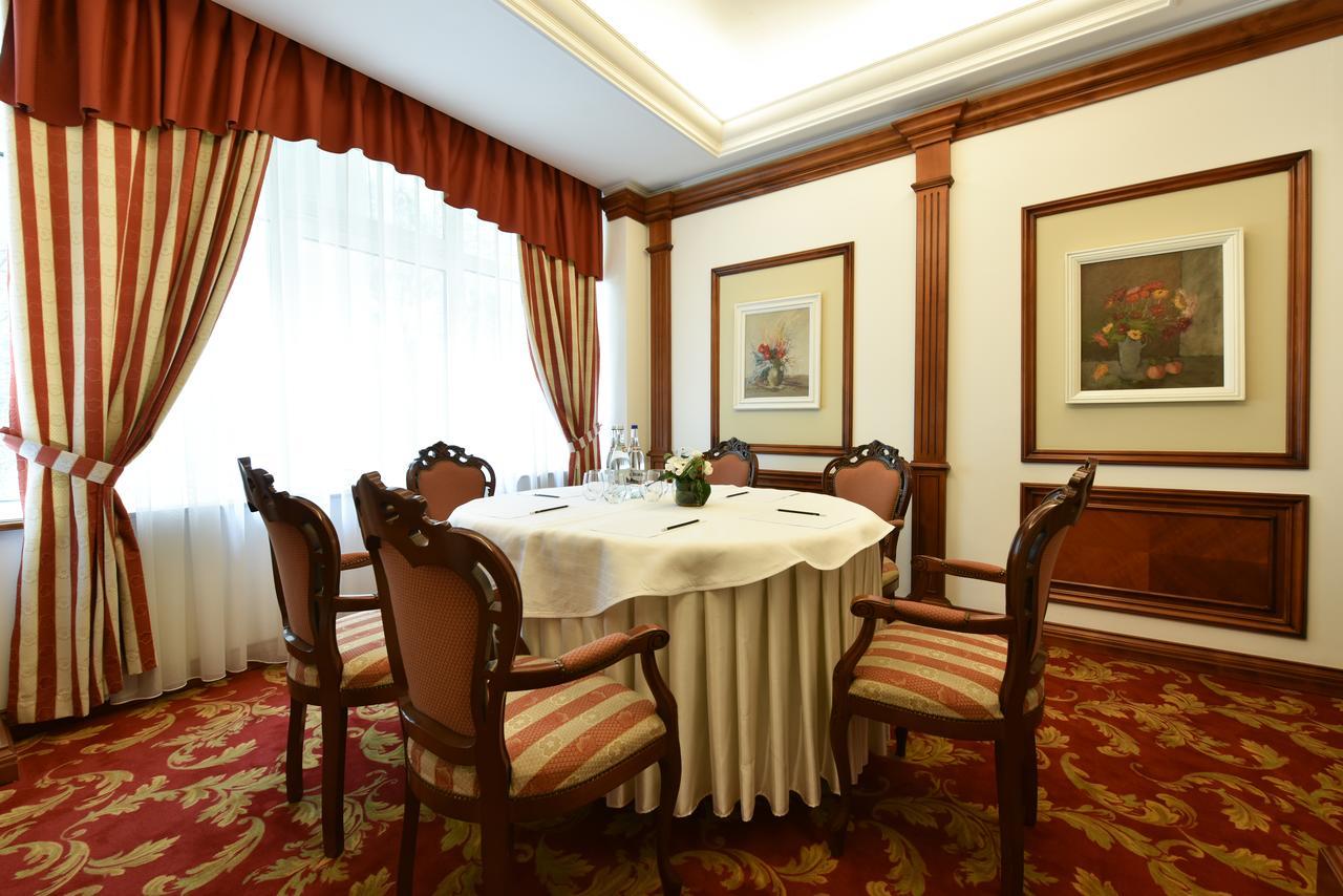 Hotel Belvedere Brăila Екстериор снимка