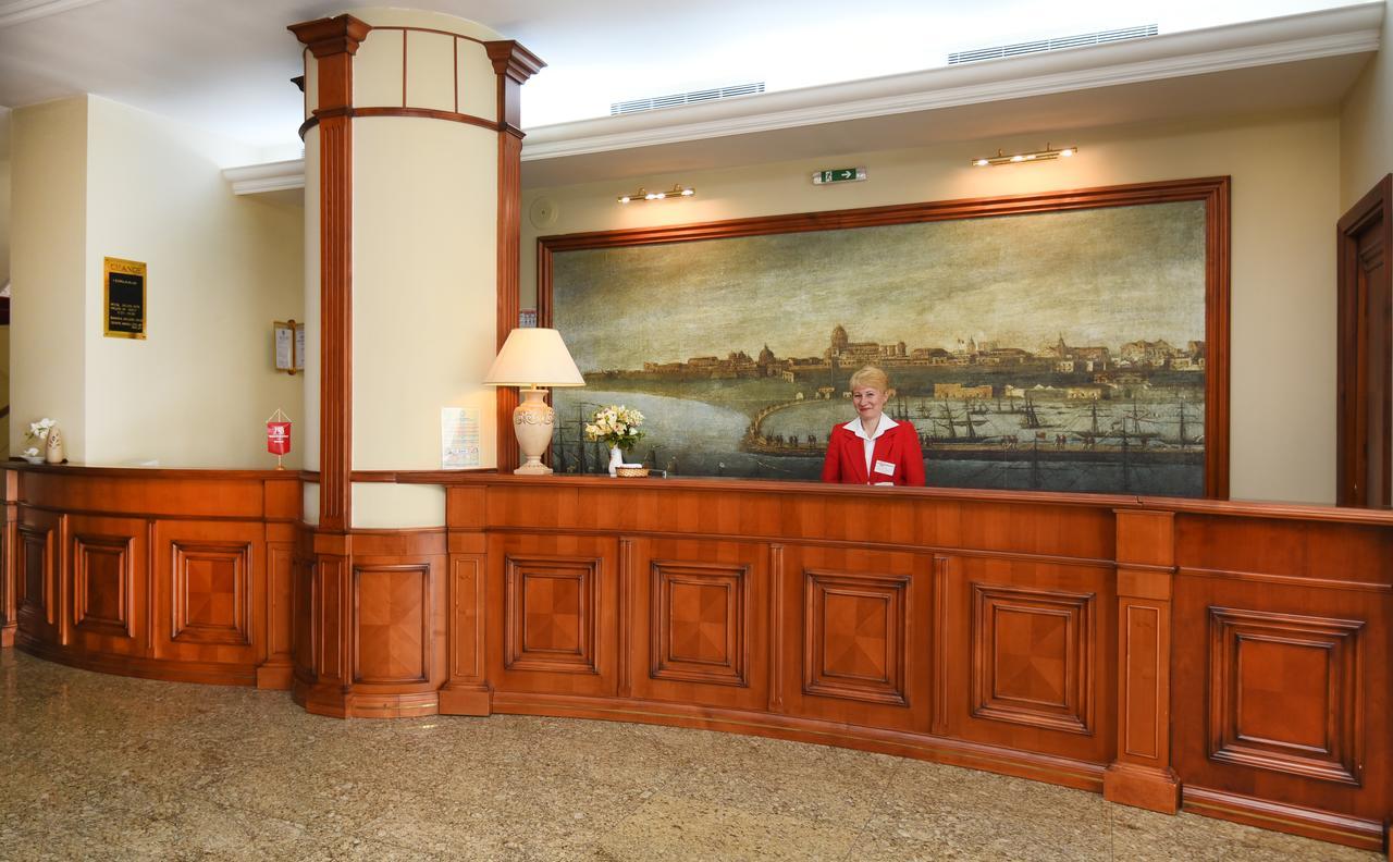 Hotel Belvedere Brăila Екстериор снимка