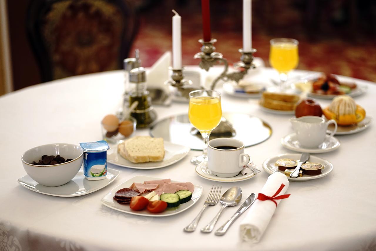 Hotel Belvedere Brăila Екстериор снимка