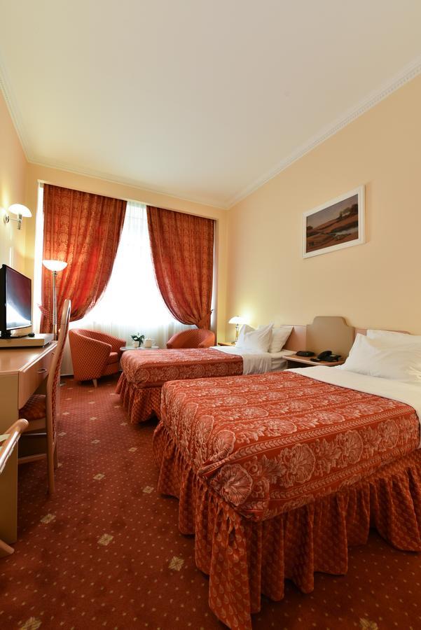Hotel Belvedere Brăila Екстериор снимка